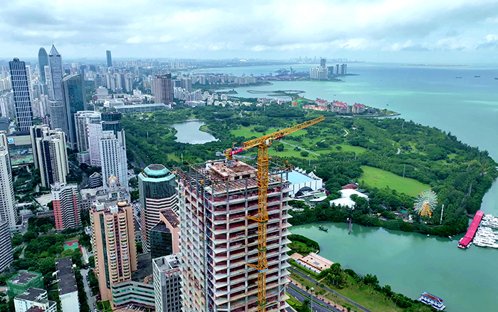 海阔凭“塔”跃 | 徐工塔机助建海口中海国际中心