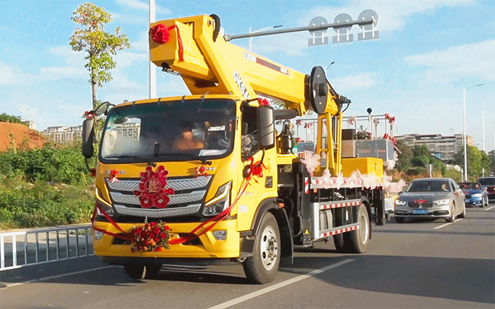 婚车新物种！徐工高空作业车见证“硬核浪漫”